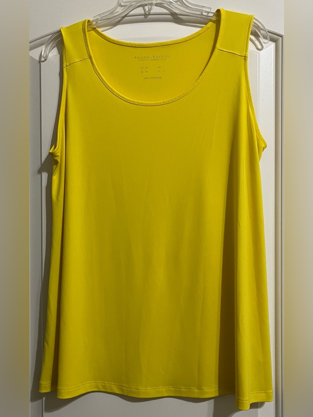 Susan Graver Modern Essentials Women’s Liquid Knit Yellow Tank Top Blouse Medium